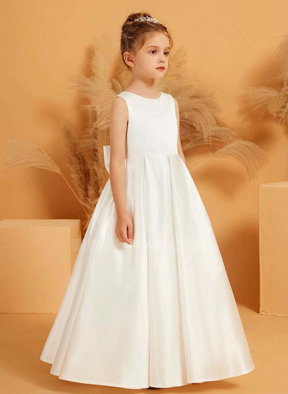A-Line Scoop Neck Sleeveless Floor-Length Satin Flower Girl Dresses With Bow/Pleated/Appliques Lace