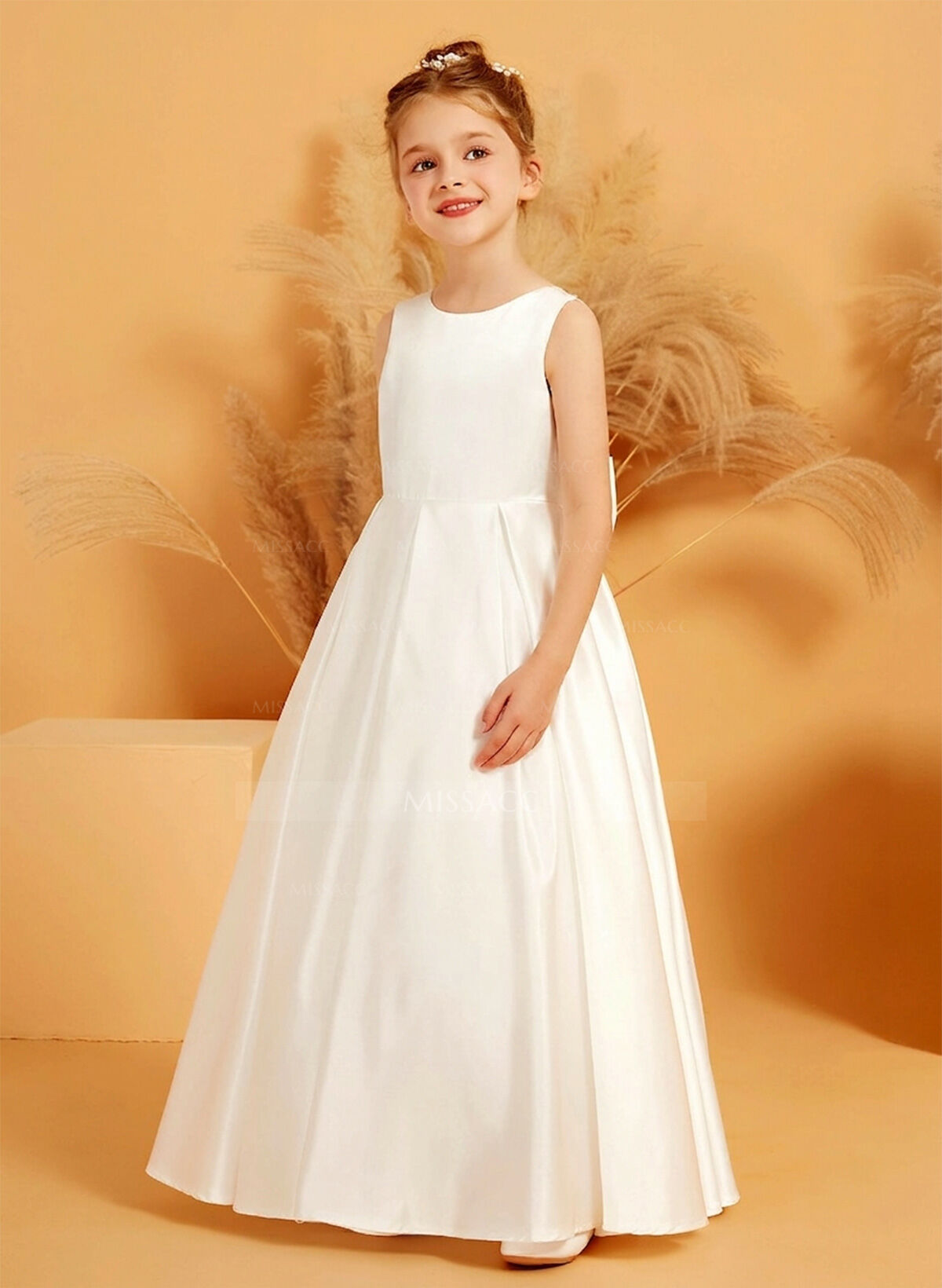 A-Line Scoop Neck Sleeveless Floor-Length Satin Flower Girl Dresses With Bow/Pleated/Appliques Lace