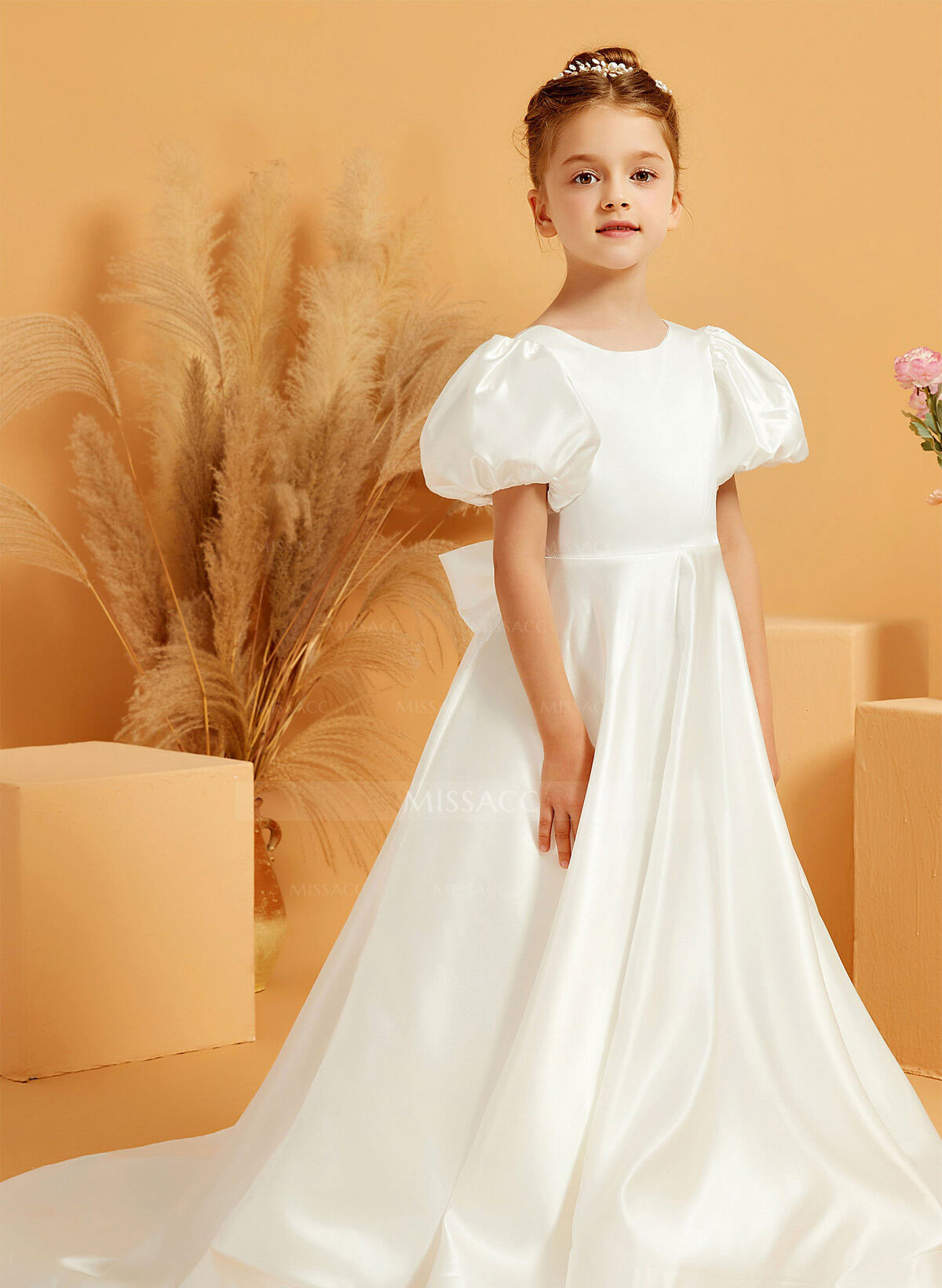A-Line Scoop Neck Short Sleeves Sweep Train Satin Flower Girl Dresses With Bow(s)