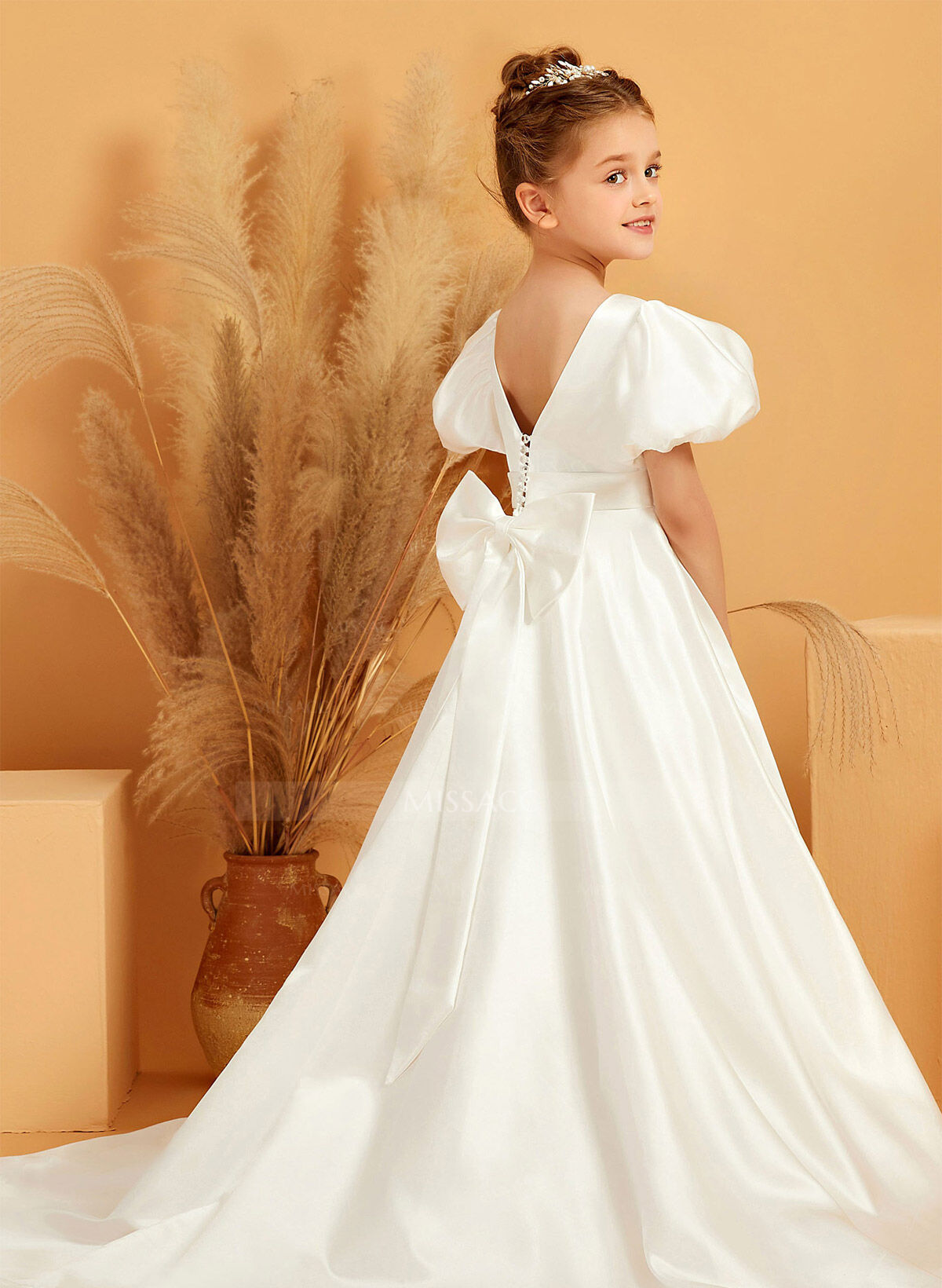 A-Line Scoop Neck Short Sleeves Sweep Train Satin Flower Girl Dresses With Bow(s)