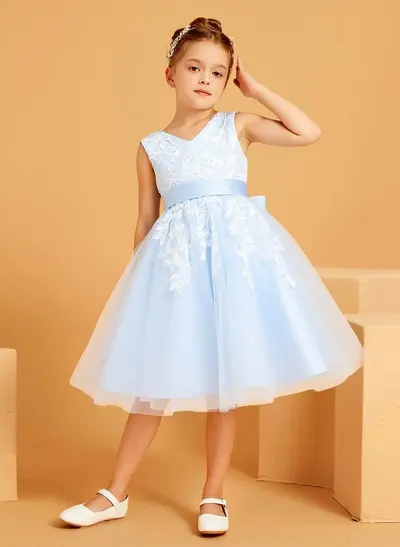 A-Line V-Neck Sleeveless Knee-Length Tulle Flower Girl Dresses With Bow(s)/Appliques Lace