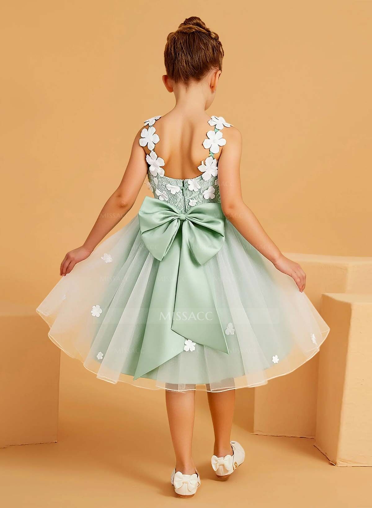 A-Line V-Neck Knee-Length Lace/Tulle Flower Girl Dresses With Bow(s)/Flower(s)