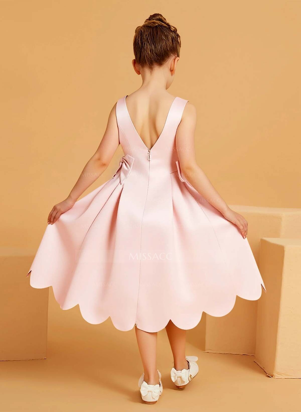 A-Line Scoop Neck Sleeveless Tea-Length Satin Flower Girl Dresses With Bow(s)