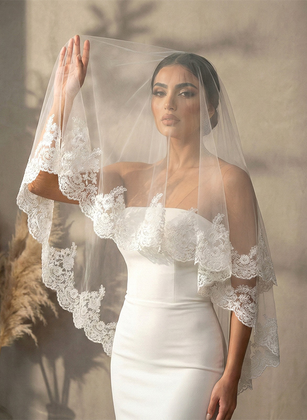 Lace Applique Edge Lace Two-Tier Tulle/Lace Fingertip Bridal Veils