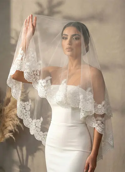 Lace Applique Edge Lace Two-Tier Tulle/Lace Fingertip Bridal Veils