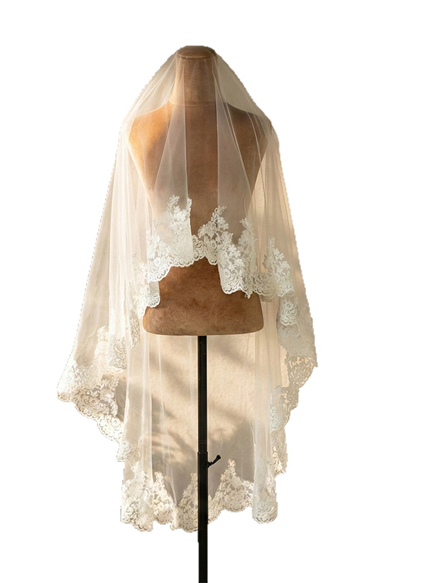 Lace Applique Edge Lace Two-Tier Tulle/Lace Fingertip Bridal Veils