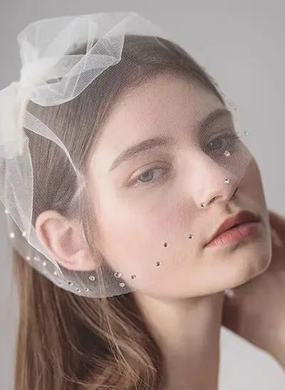 Single-Tier Tulle Birdcage Veil with Cut Edge and Diamantés
