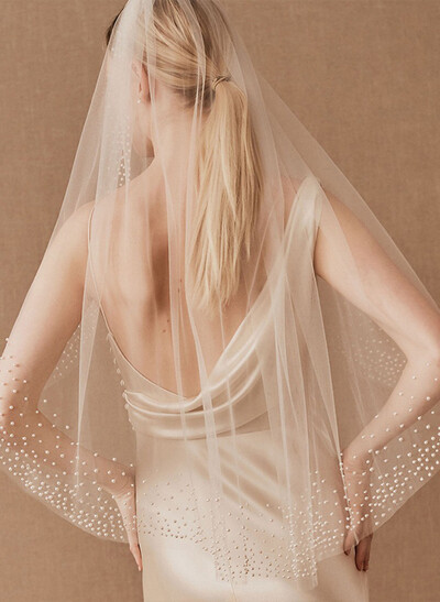 Cut Edge Pearl One-Tier Tulle Fingertip Bridal Veils