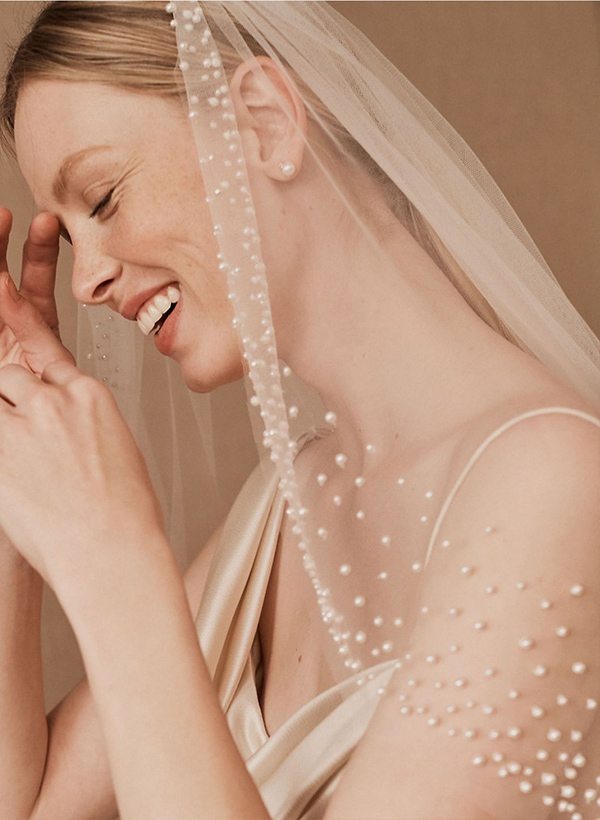 Cut Edge Pearl One-Tier Tulle Fingertip Bridal Veils