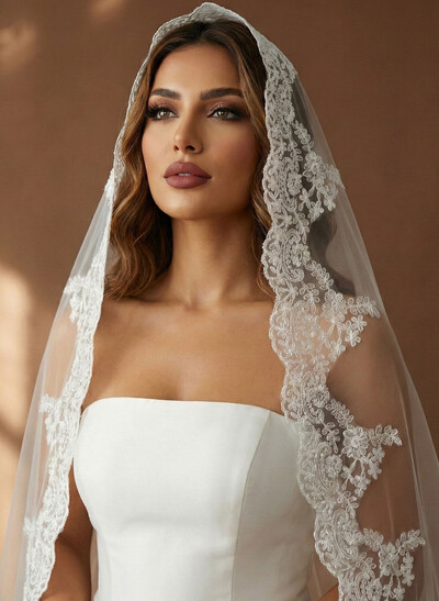 Lace Applique Edge Lace One-Tier Cathedral Bridal Veils