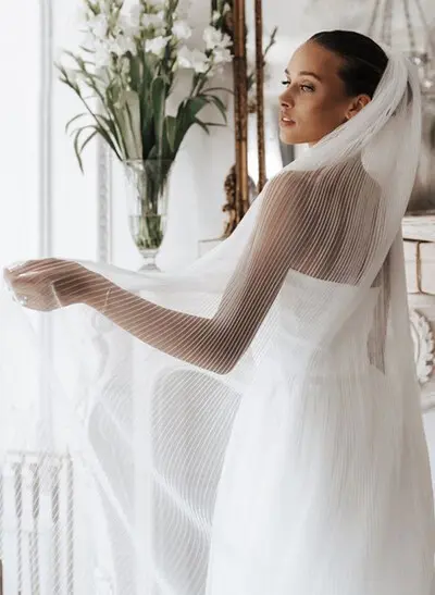Simple Single-Tier Tulle Waltz-Length Bridal Veils with Raw Edge
