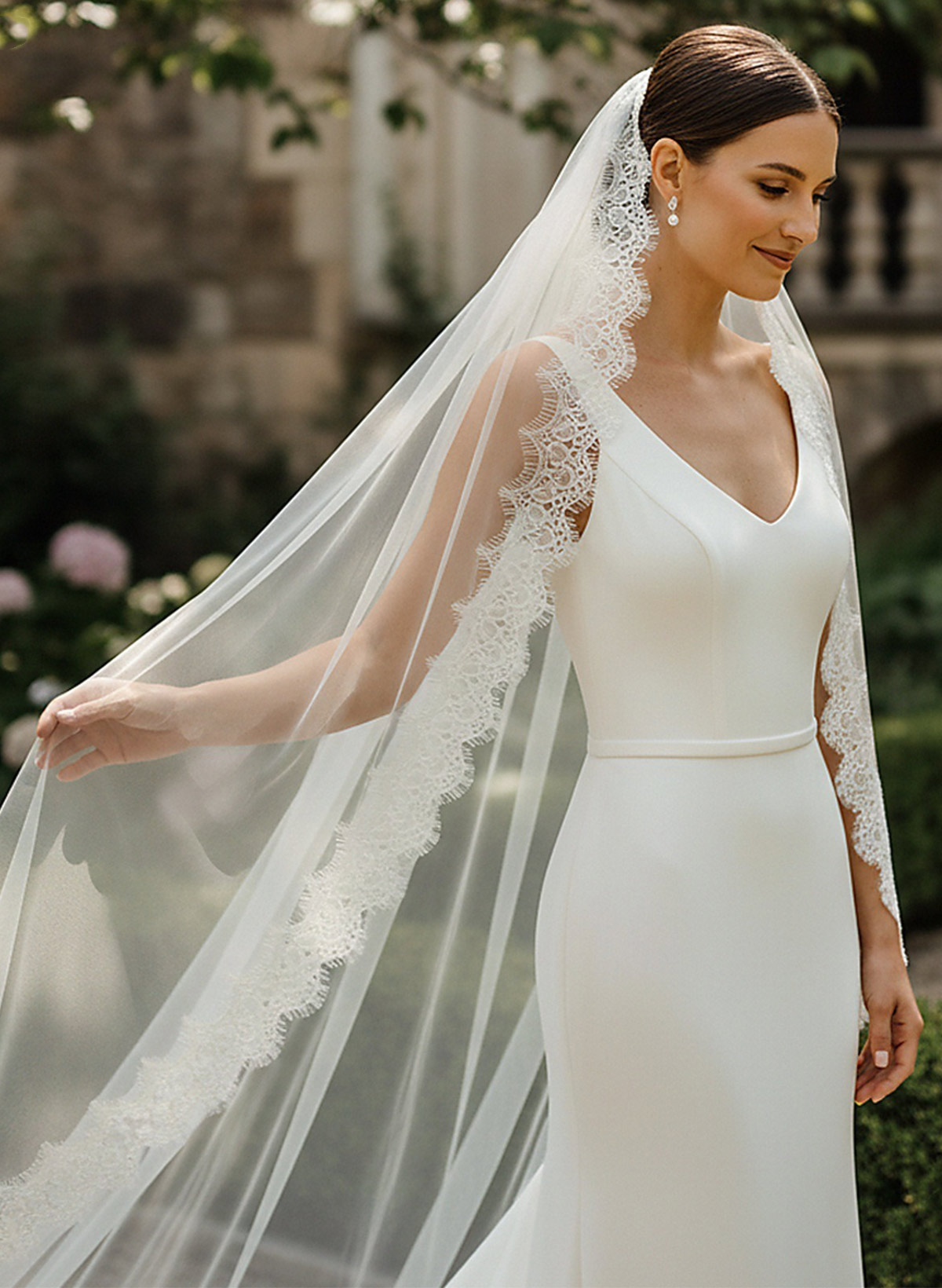 Lace Applique Edge One-Tier Tulle Cathedral Bridal Veils