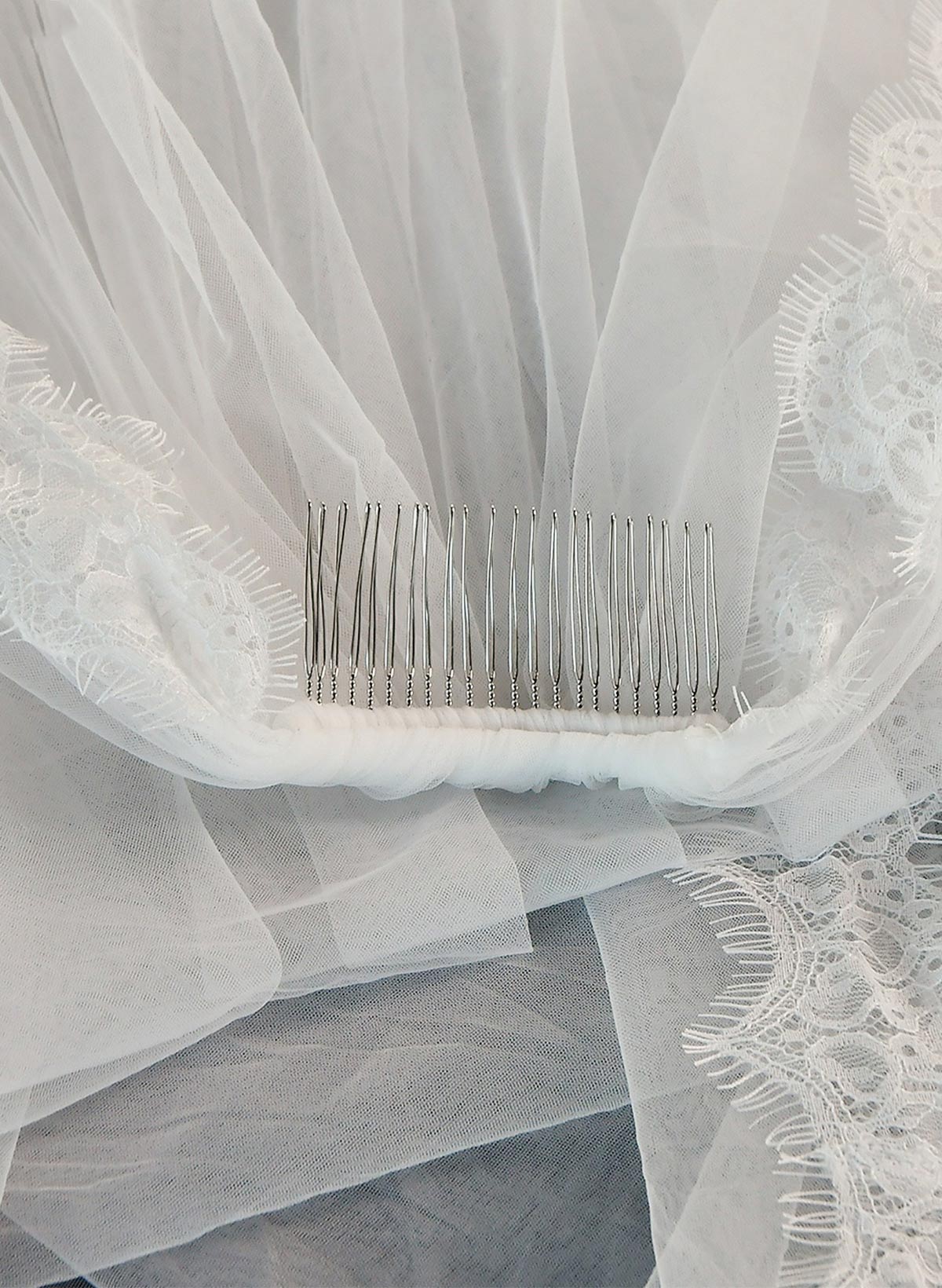 Lace Applique Edge One-Tier Tulle Cathedral Bridal Veils