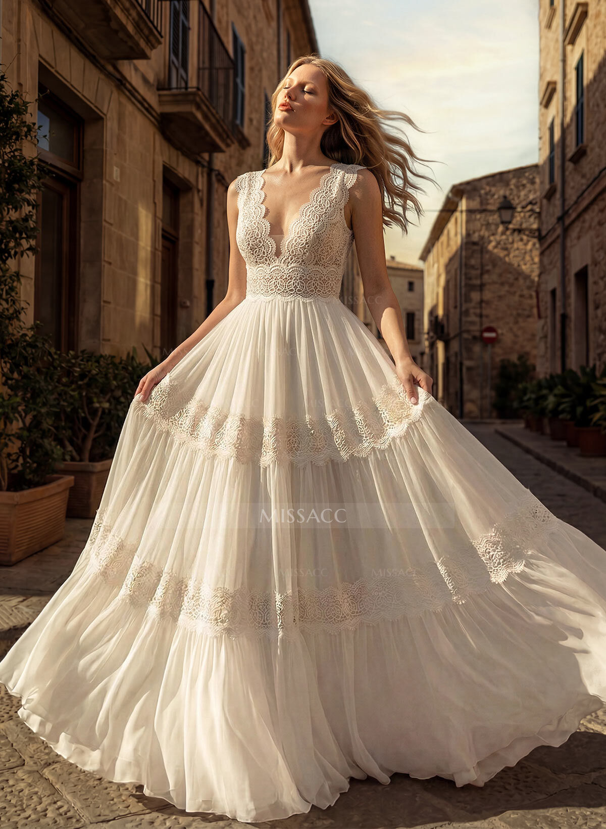 Elegant A-Line V-Neck Sleeveless Floor-Length Chiffon/Lace Wedding Dresses With Lace