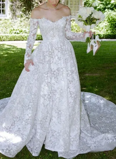 A-Line Off-The-Shoulder Long Sleeves Cathedral Lace Bride Wedding Dress With Appliques Lace