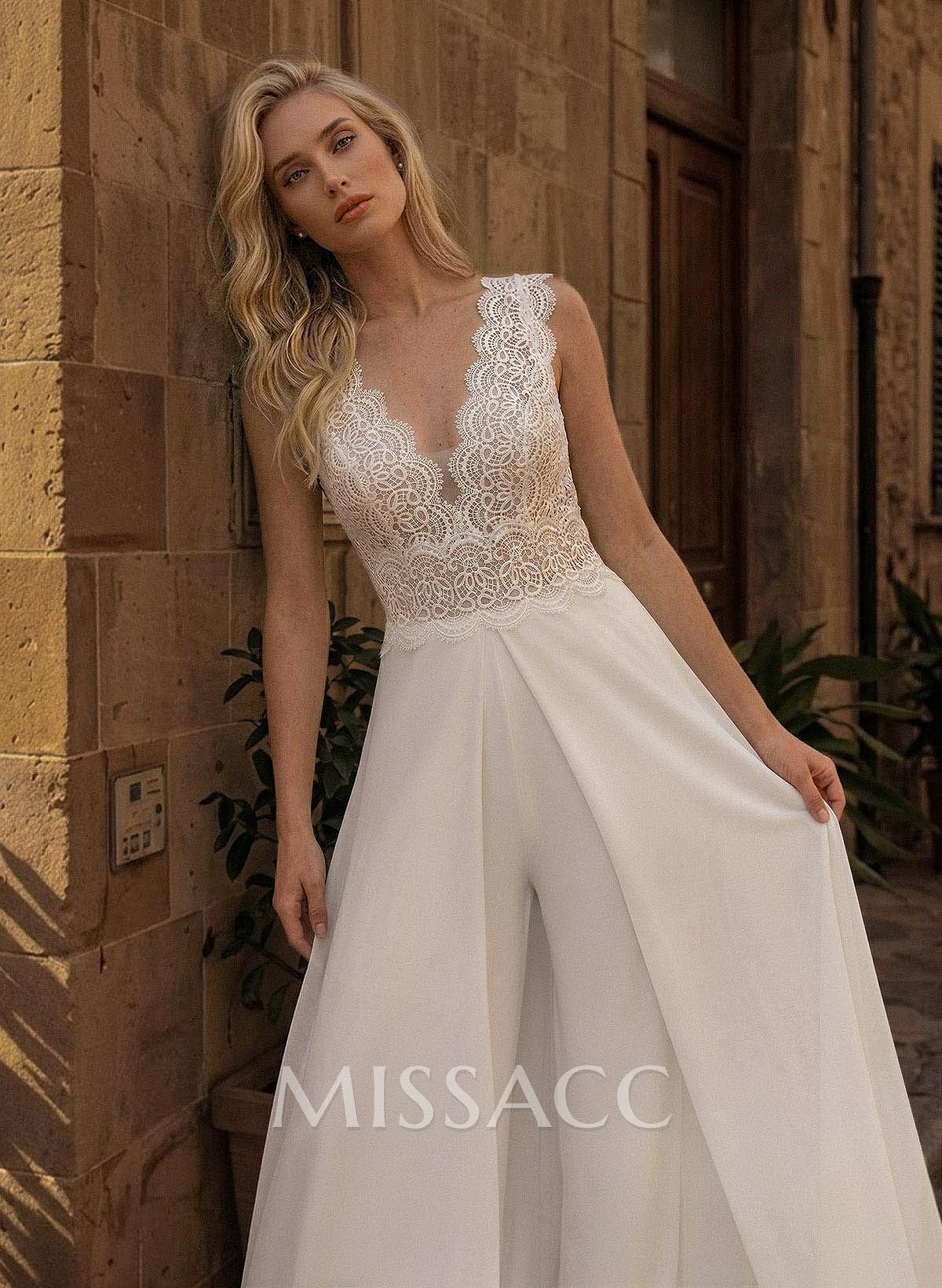 A-Line V-Neck Sleeveless Floor-Length Chiffon/Lace Wedding Dresses With Lace/Overskirt Dress A-Line V-Neck Sleeveless Floor-Length Chiffon/Lace Wedding Dresses With Lace/Overskirt Dress