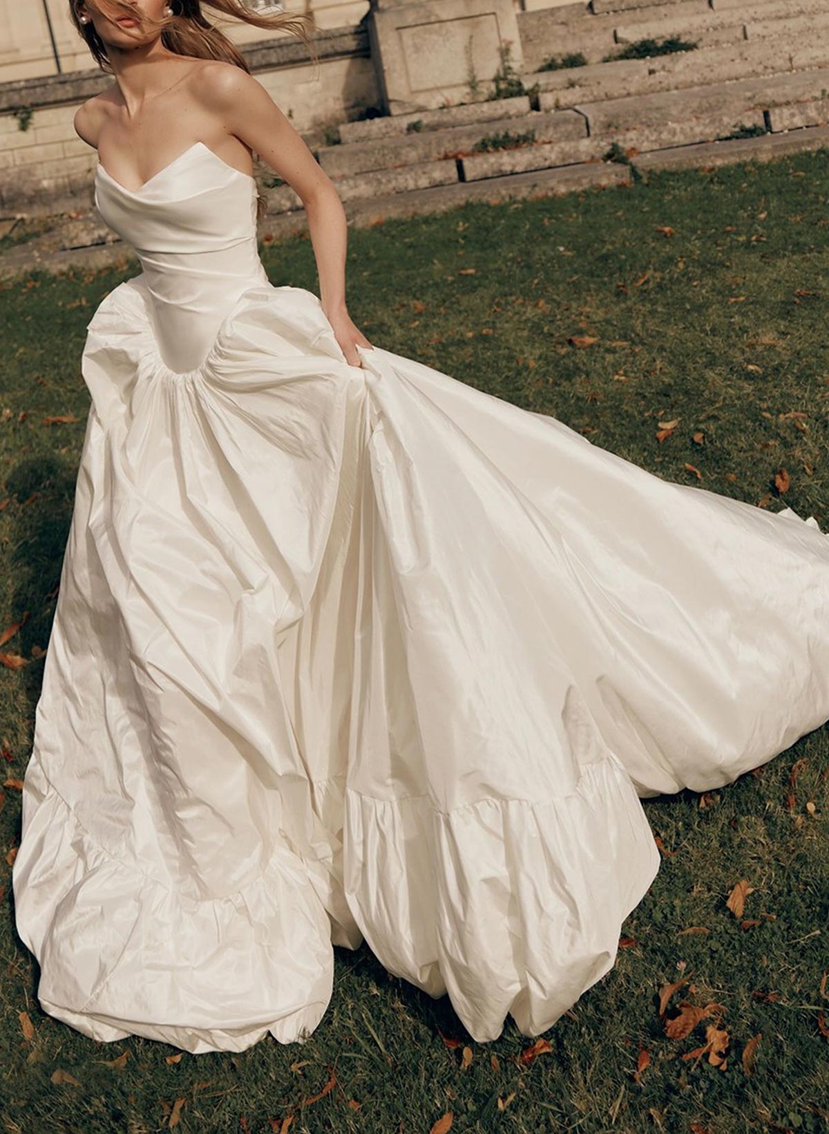 Ball-Gown Strapless Sleeveless Royal Taffeta Wedding Dresses