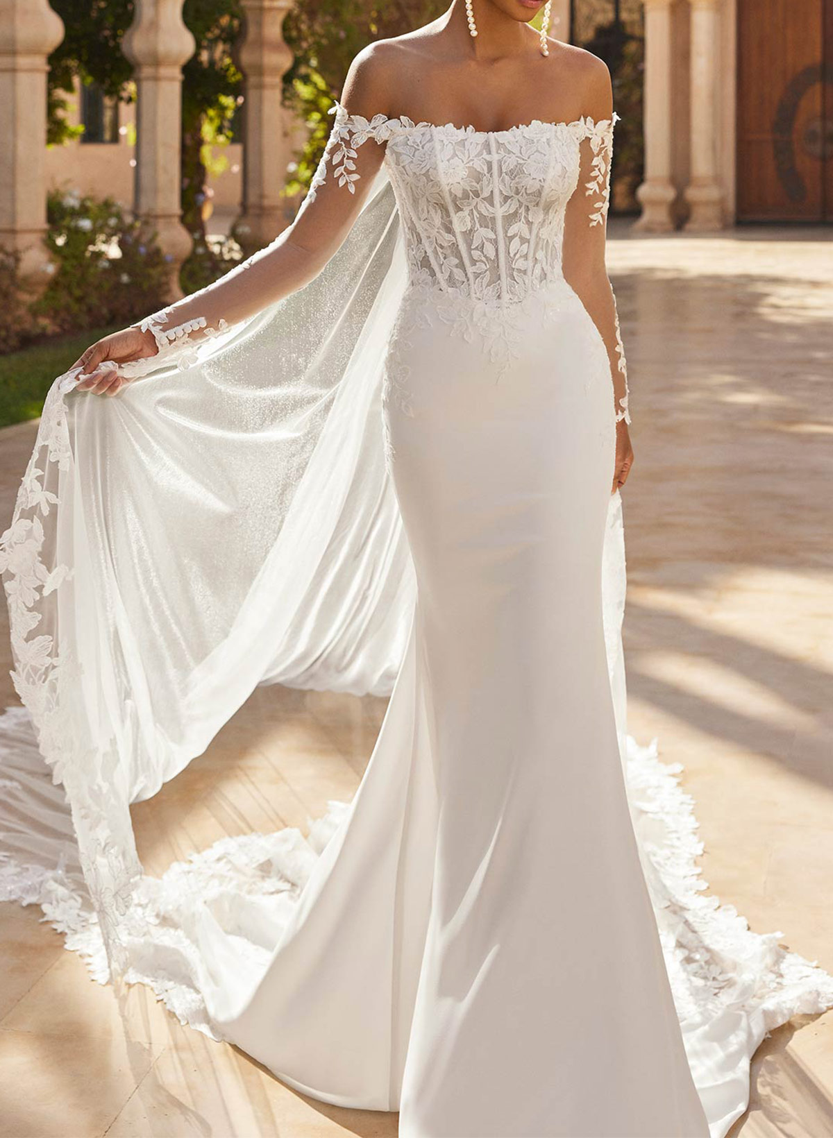 Trumpet/Mermaid Off-The-Shoulder Long Sleeves Chapel Train Lace/Crepe Satin Wedding Dresses With Appliques Lace