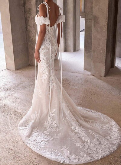 Trumpet/Mermaid Sweetheart Court Train Lace/Tulle Wedding Dresses With Appliques Lace