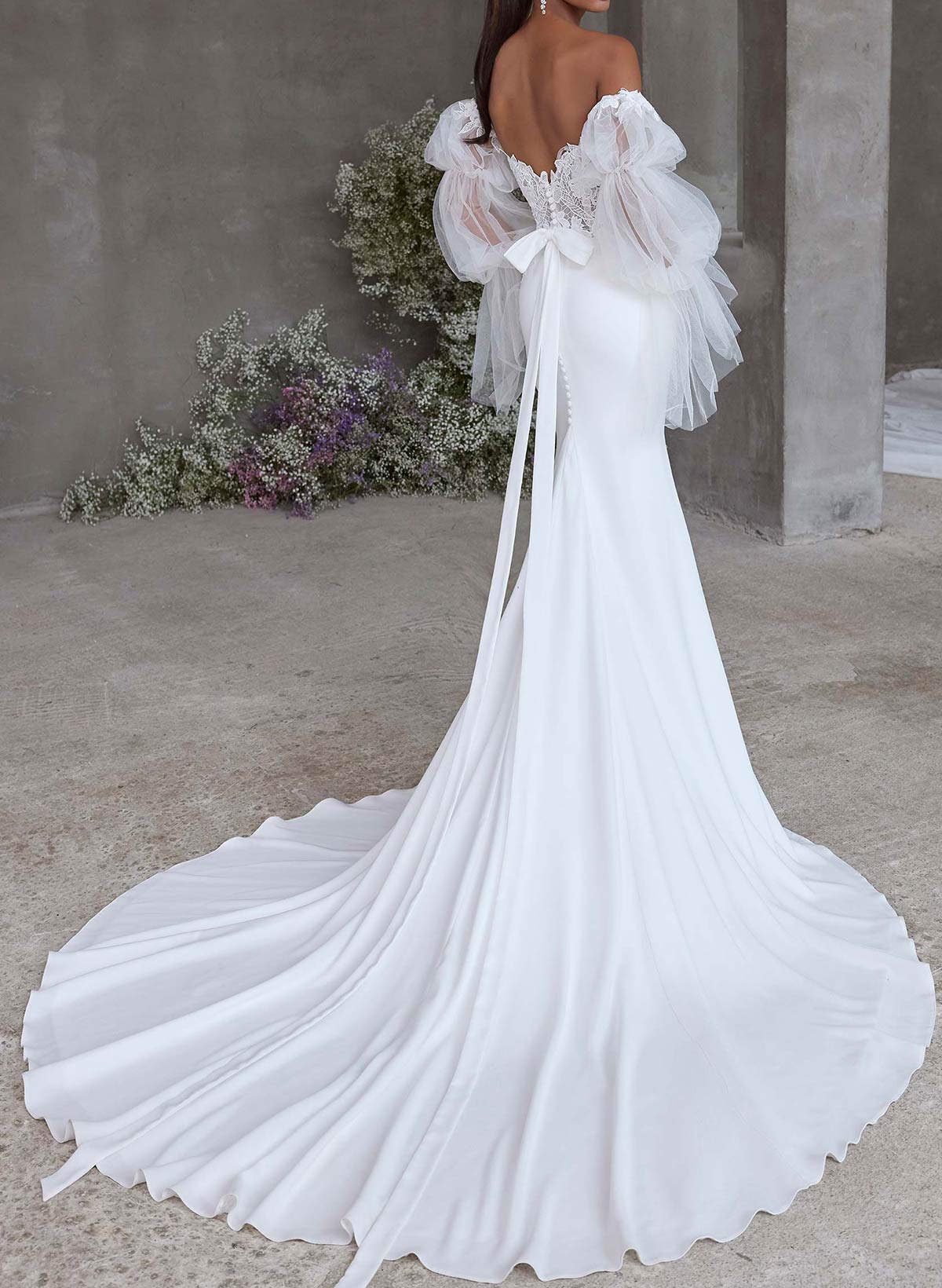 Trumpet/Mermaid Sweetheart Detachable Sleeves Court Train Lace/Elastic Satin Wedding Dresses With Bow(s)/Lace