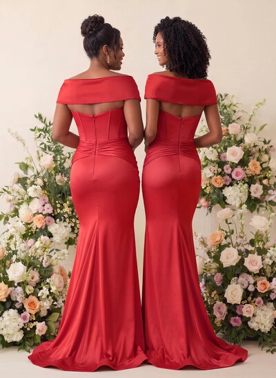 Trumpet/Mermaid Square Neckline Sleeveless Sweep Train Charmeuse Bridesmaid Dresses With Pleated