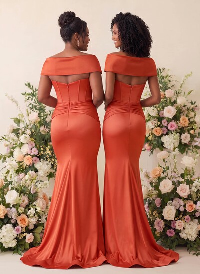 Trumpet/Mermaid Square Neckline Sleeveless Sweep Train Charmeuse Bridesmaid Dresses With Pleated