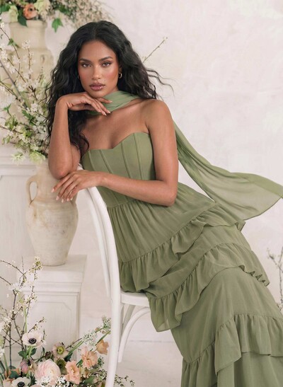 Elegant A-Line Strapless Sleeveless Floor-Length Chiffon Bridesmaid Dresses With Tiered