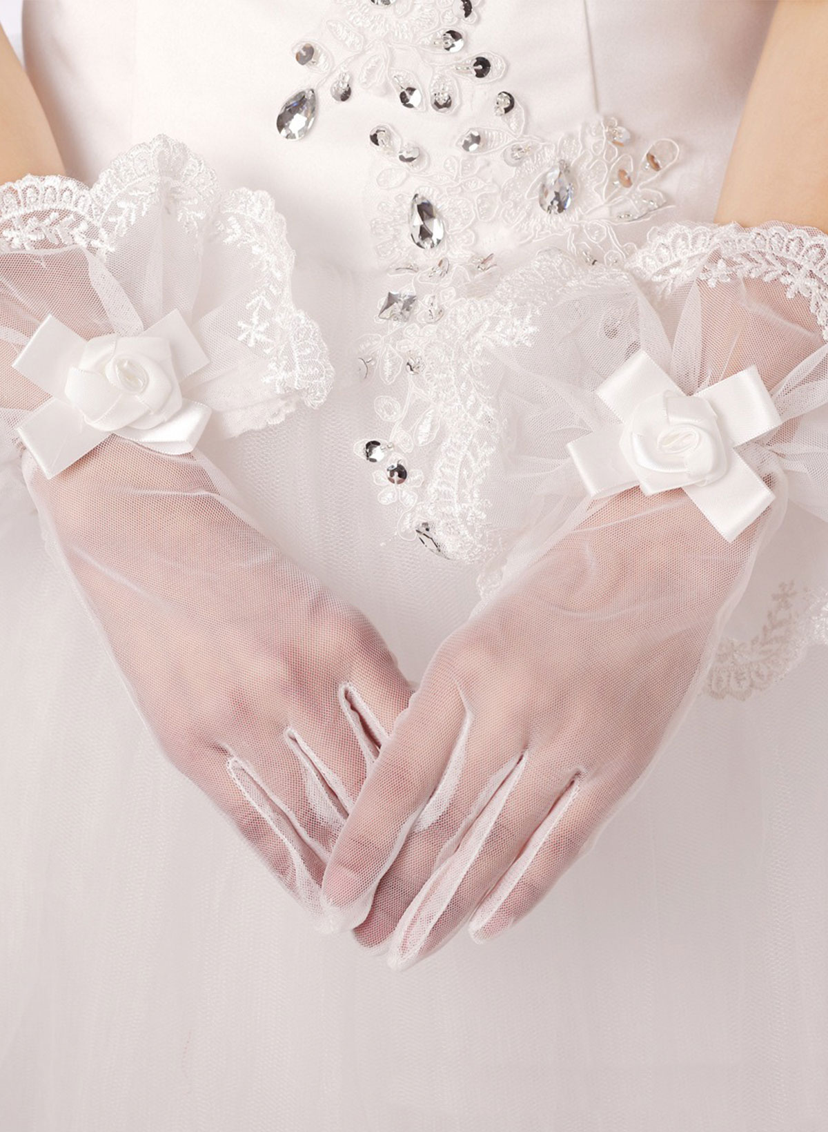 Fingertips Shortie Length Tulle Bridal Gloves With Floral
