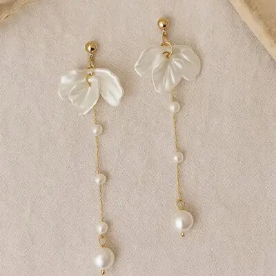 Shell Petal Tassel Dangle Earrings