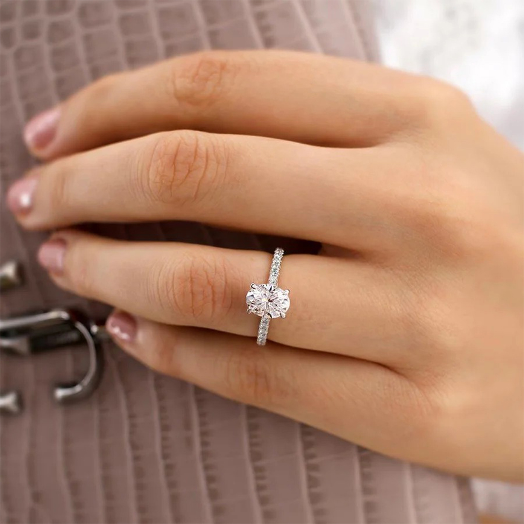 2.1CT 6*8mm Oval Cut Moissanite Engagement Rings In Sterling Silver