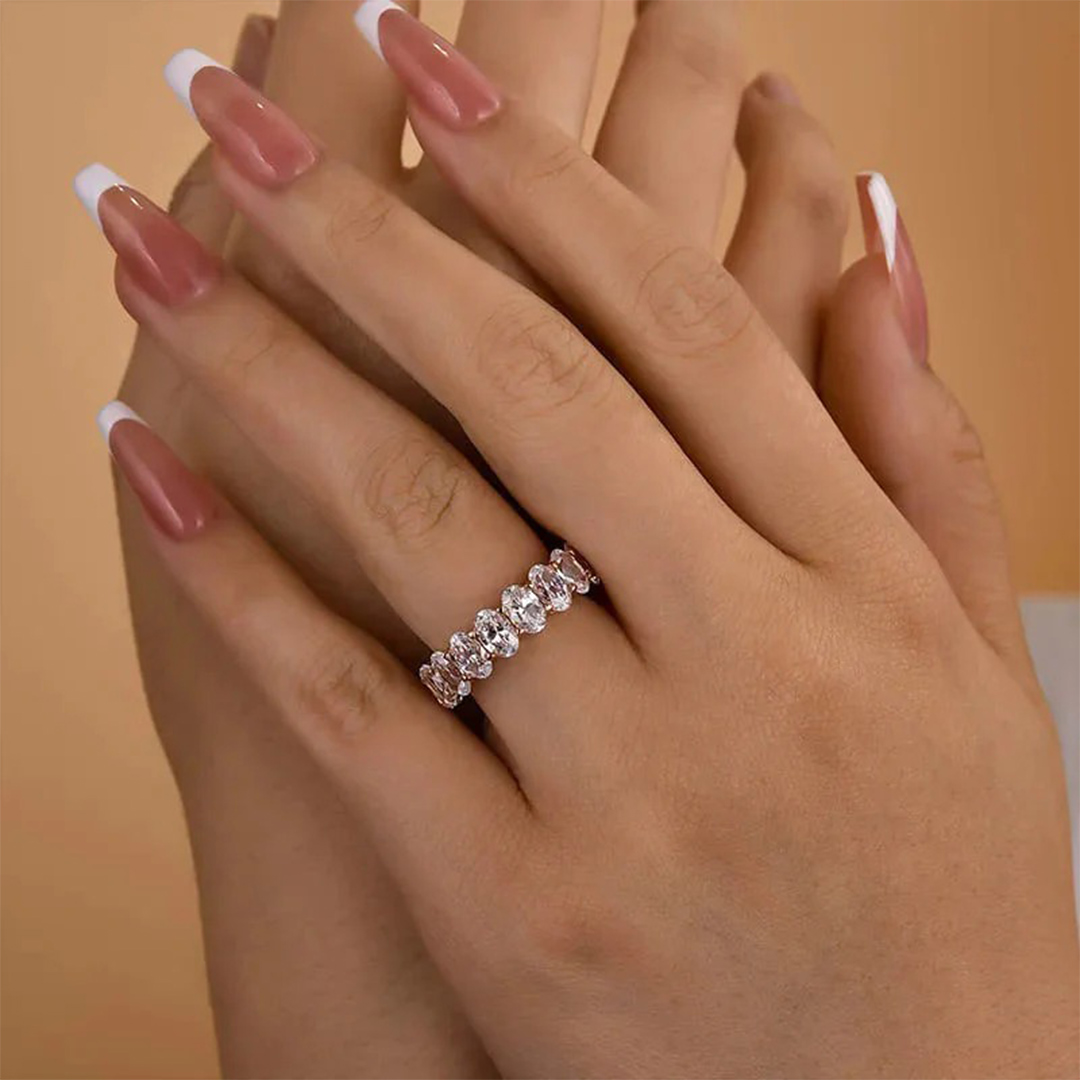 9.5CT 4*6mm Round Cut/Oval Cut Moissanite Wedding Bands In Sterling Silver