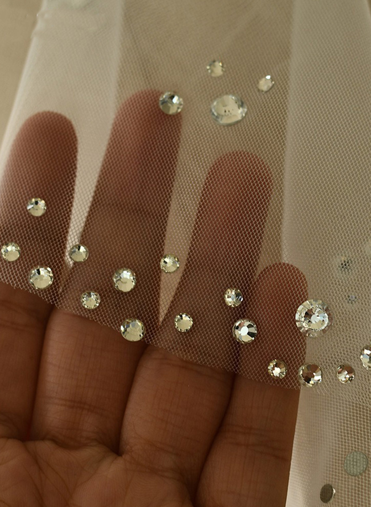 Cut Edge Rhinestones One-Tier Tulle Birdcage Veils