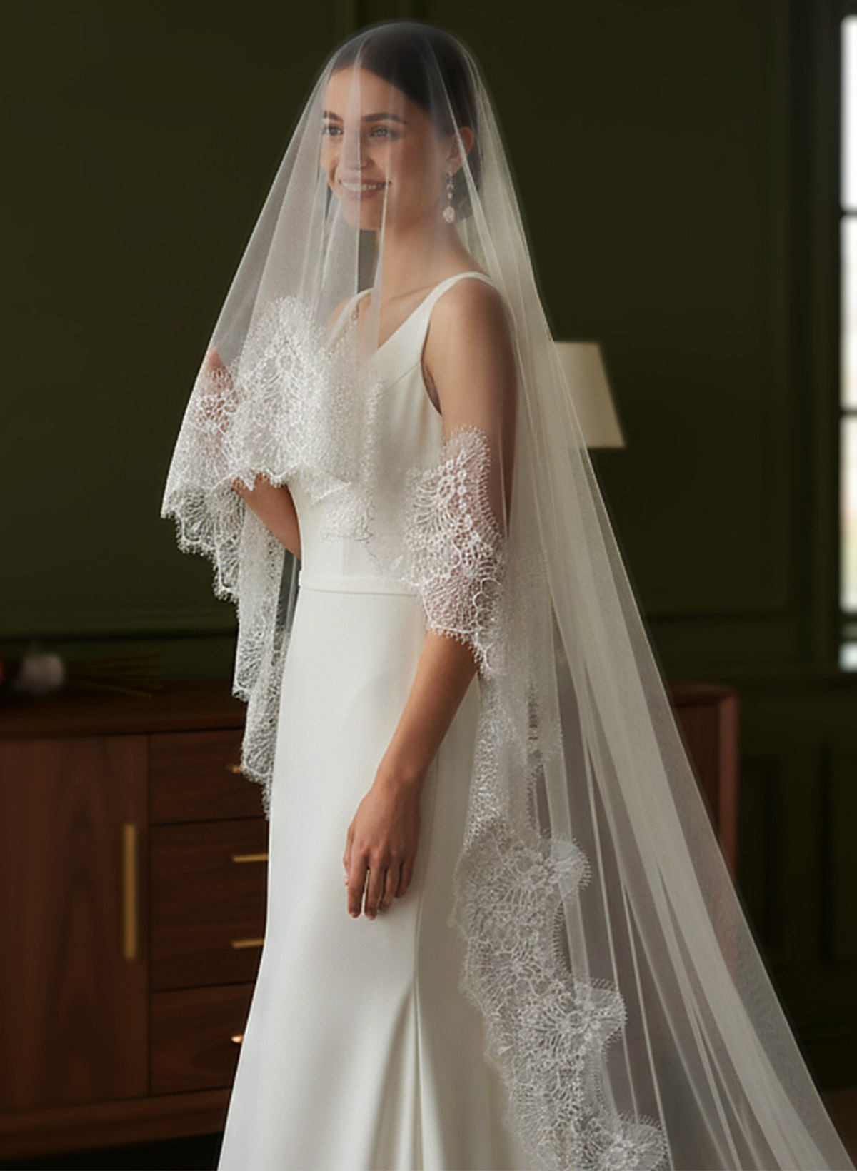 Lace Applique Edge One-Tier Tulle Cathedral Bridal Veils