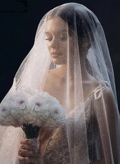 Cut Edge Sequin/Pearl One-Tier Tulle Elbow Bridal Veils
