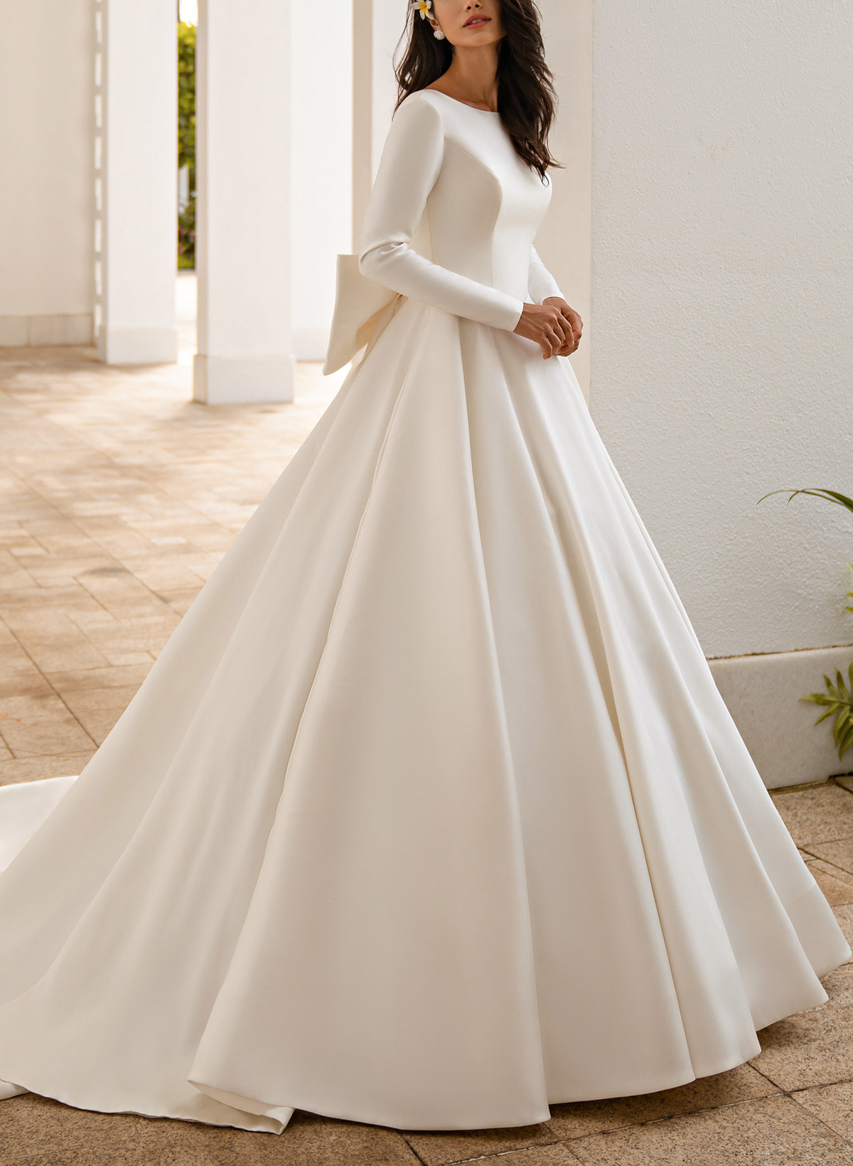Ball-Gown Scoop Neck Long Sleeves Chapel Train Satin Bride Wedding Dress With Pleated