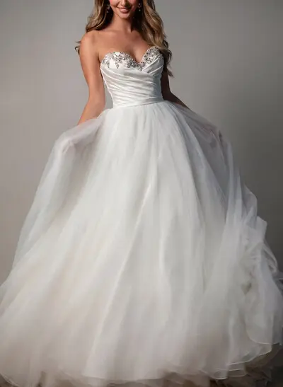 Ball-Gown Sweetheart Sleeveless Court Train Satin Bride Wedding Dress With Rhinestone