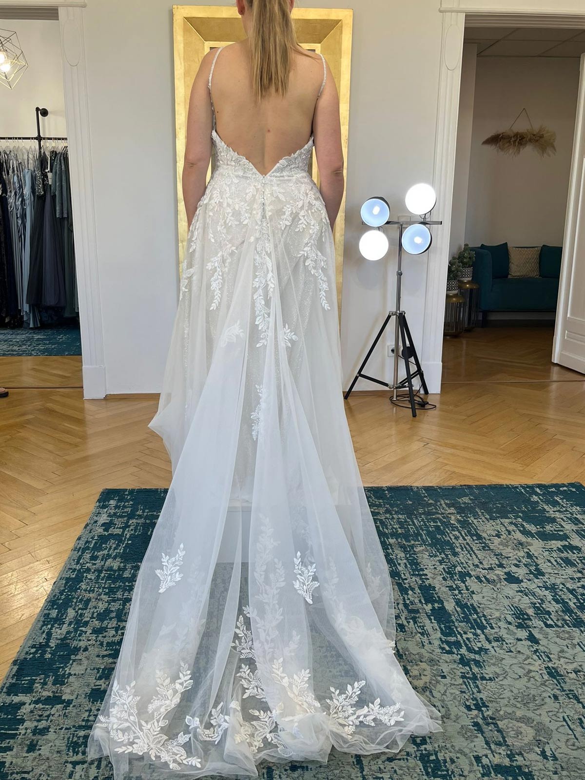 A-Line Plunge Neck Sleeveless Court Train Tulle Bride Wedding Dress With Appliques Lace