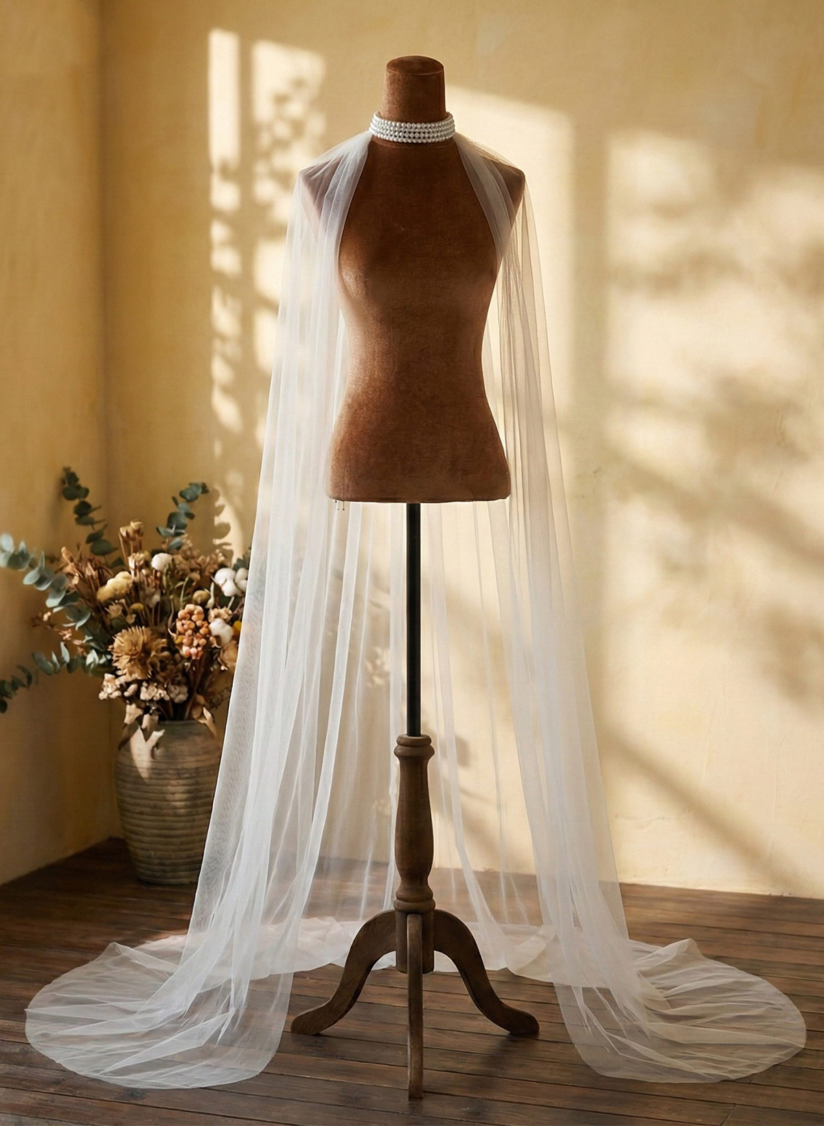 Clasp Tulle Cape Shawl For Occasion Evening