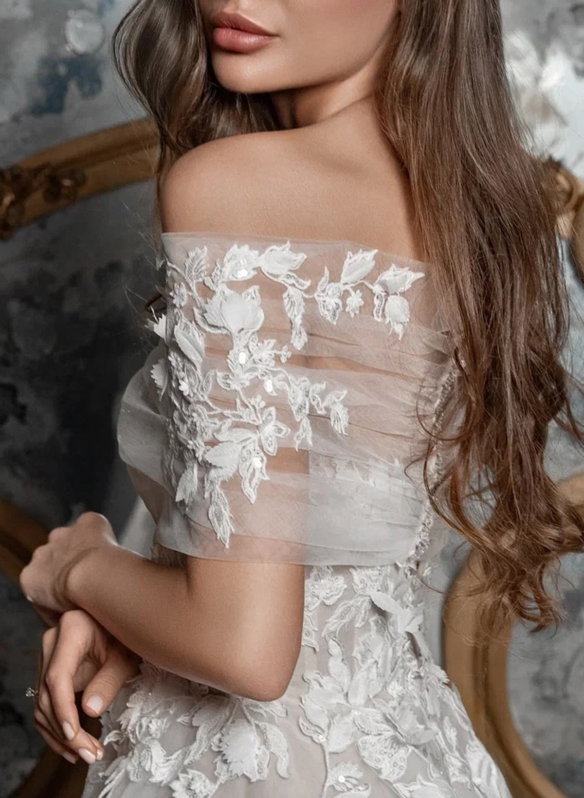Clasp Tulle Shawl With Flower