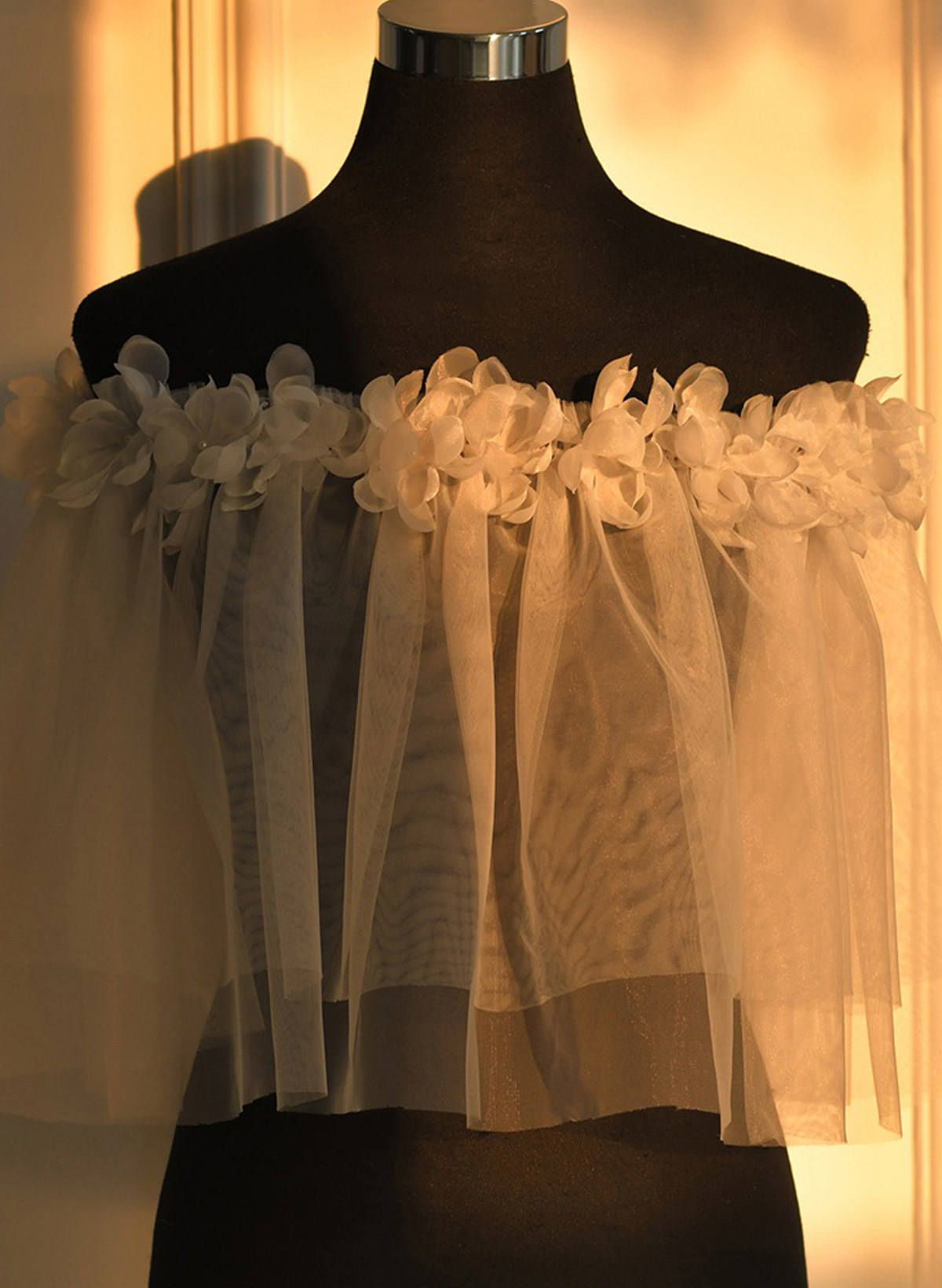 Pullover Tulle Shawl With Flower