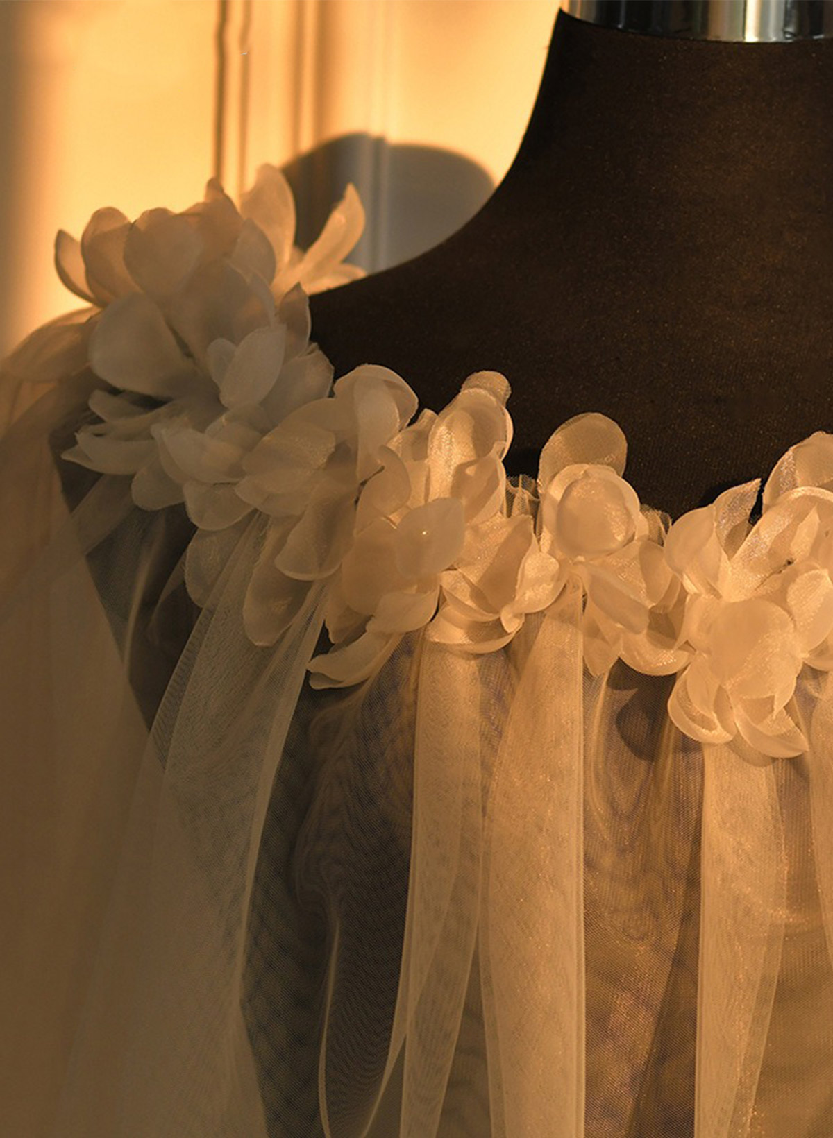 Pullover Tulle Shawl With Flower