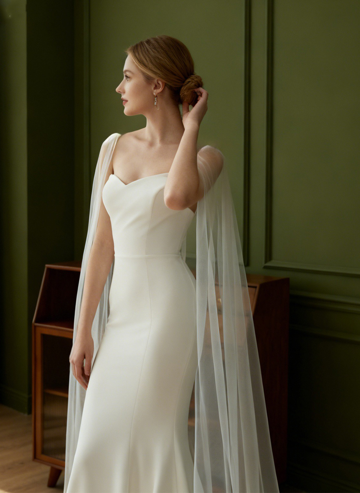 Clasp Tulle Wedding Cape Shawl