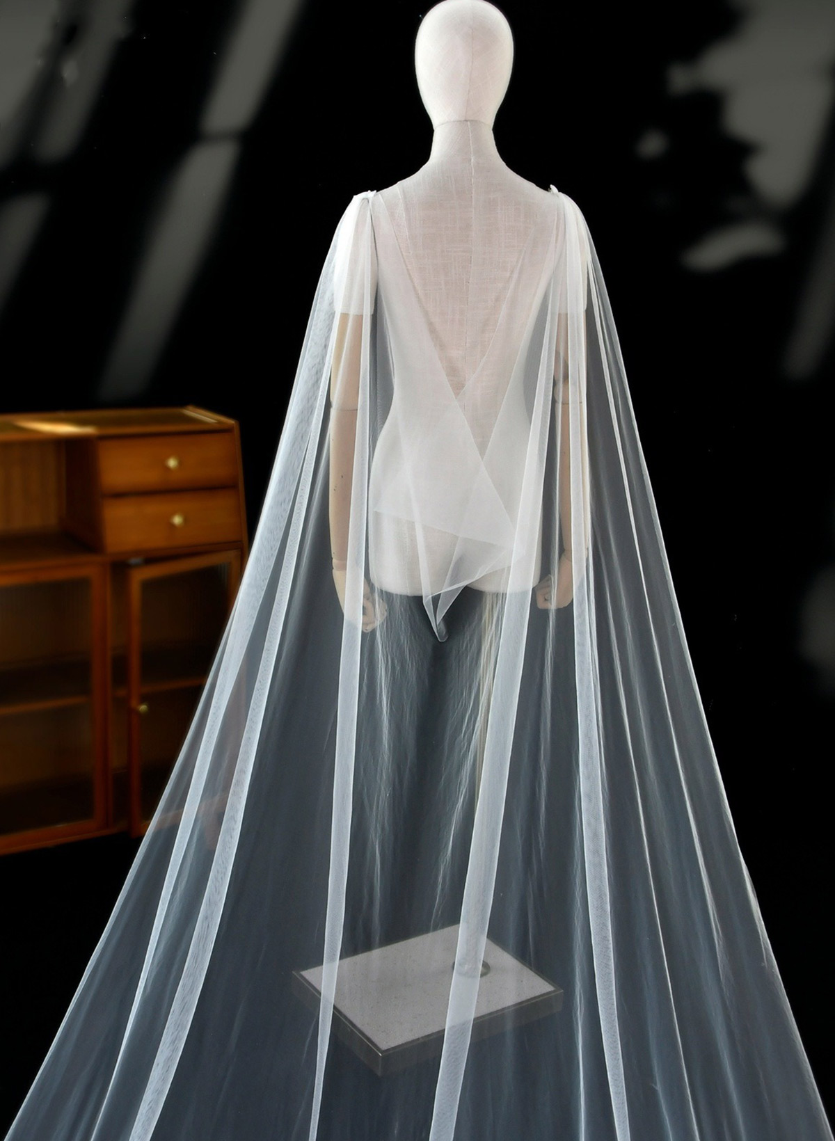 Clasp Tulle Wedding Cape Shawl