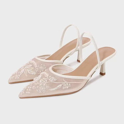 Kitten Heel PU Leather Closed Toe Wedding Shoes With Flower
