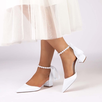 Low Heel Silk Like Satin Point Toe Wedding Shoes With Imitation Pearl