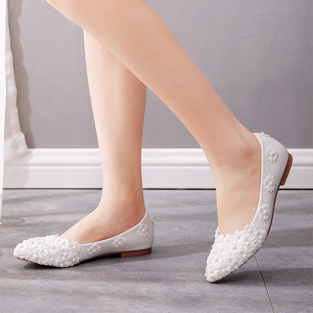Flat Heel PU Leather Point Toe Wedding Shoes With Flower