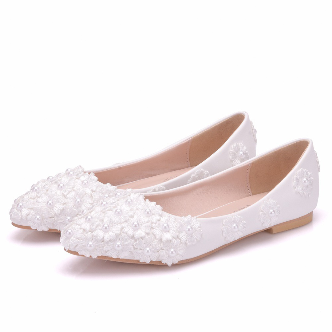 Flat Heel PU Leather Point Toe Wedding Shoes With Flower