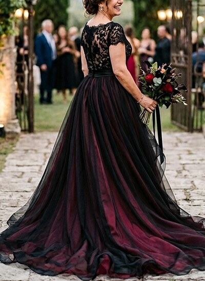 A-Line Scoop Neck Short Sleeves Court Train Lace Evening Dresses With High Split