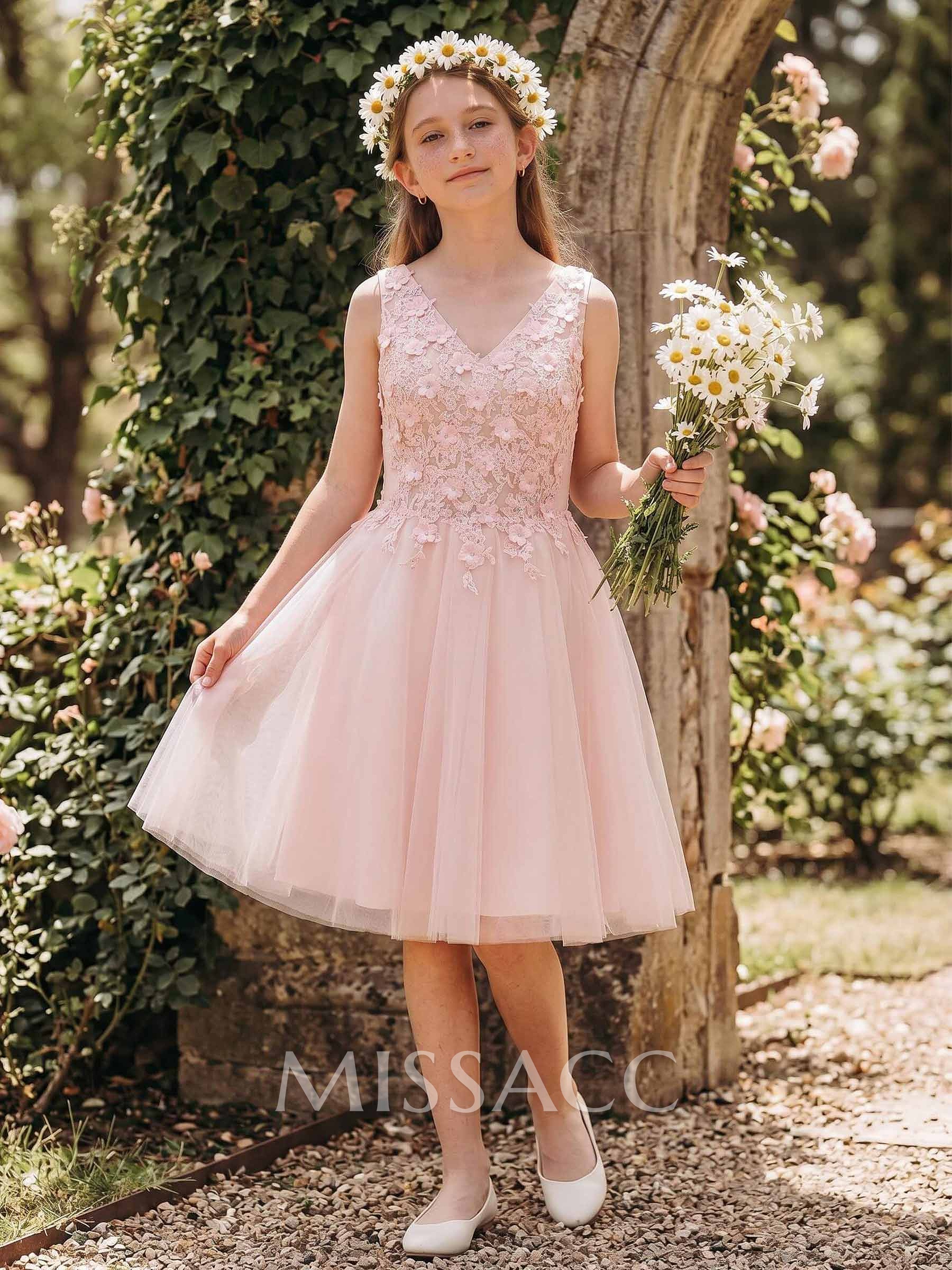 A-Line V-Neck Knee-Length Satin/Tulle Junior Bridesmaid Dresses With Appliques Lace