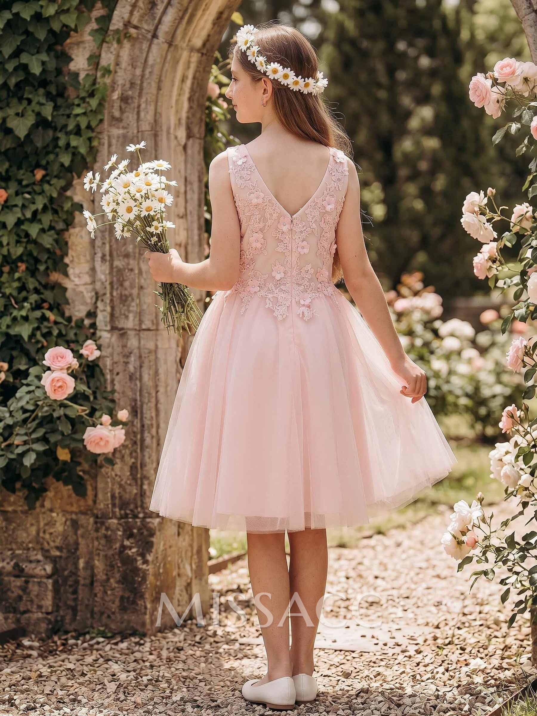 A-Line V-Neck Knee-Length Satin/Tulle Junior Bridesmaid Dresses With Appliques Lace